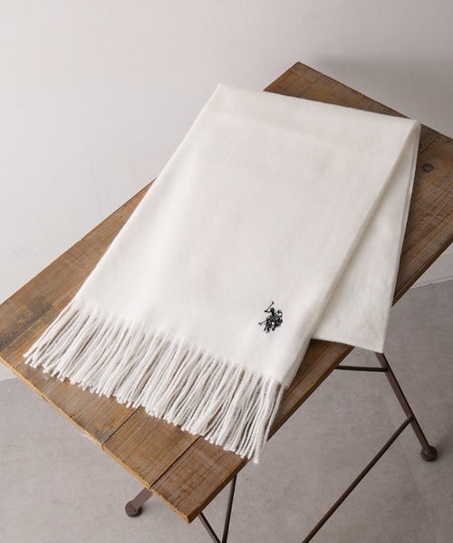 U.S. POLO ASSN.（ユーエスポロアッスン）の「【U.S. POLO ASSN.】カシミヤタッチ  マフラー 無地（マフラー・レディース・ホワイト/ネイビー/オレンジ/ブルー/ダークグリーン/ライトイエロー/オフホワイト/ライトピンク/ブラック/キャメル/グレー/ワイン・FREE）」の2枚目の写真