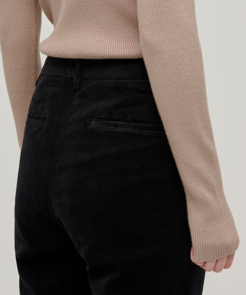 MUSINSA STANDARD WOMAN（ムシンサスタンダードウーマン）の「ウィメンズブーツカットコーデュロイパンツ[ブラック]（その他パンツ・レディース・その他・30/24/25/26/27/28/29）」の5枚目の写真