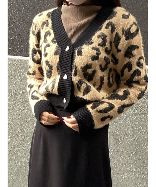 Bling Leads(ブリングリーズ)の「【Bls】 【Bling Leads】ヒョウ柄ショート丈カーディガン C/D(カーディガン/ボレロ・レディース・ベージュ/ホワイト・FREE)」の4枚目の写真