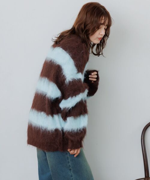 RETRO GIRL（レトロガール）の「起毛ボーダーBIGニット（ニット/セーター・レディース・ライトグレー/ブラウン/ブルー・FREE）」の4枚目の写真