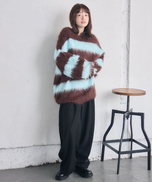 RETRO GIRL（レトロガール）の「起毛ボーダーBIGニット（ニット/セーター・レディース・ライトグレー/ブラウン/ブルー・FREE）」の10枚目の写真