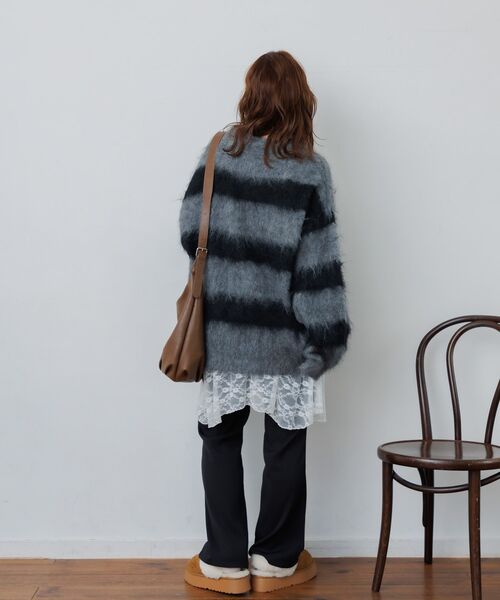 RETRO GIRL（レトロガール）の「起毛ボーダーBIGニット（ニット/セーター・レディース・ライトグレー/ブラウン/ブルー・FREE）」の16枚目の写真