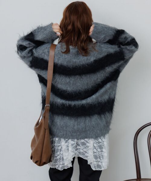 RETRO GIRL（レトロガール）の「起毛ボーダーBIGニット（ニット/セーター・レディース・ライトグレー/ブラウン/ブルー・FREE）」の20枚目の写真