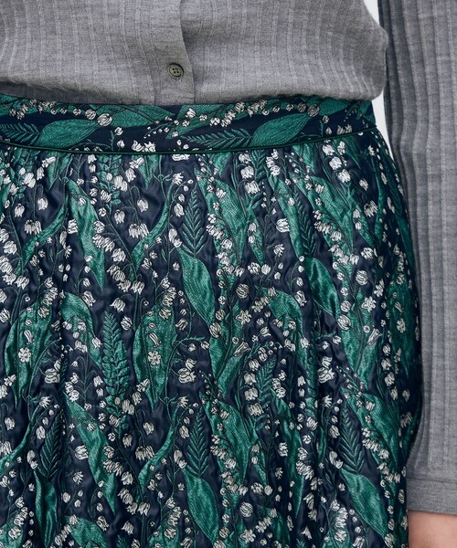 TOMORROWLAND collection(トゥモローランドコレクション)の「リリーベル タックAラインスカート(スカート・レディース・グリーン系その他・34/36)」の6枚目の写真