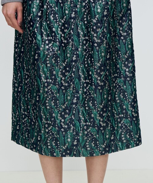 TOMORROWLAND collection(トゥモローランドコレクション)の「リリーベル タックAラインスカート(スカート・レディース・グリーン系その他・34/36)」の9枚目の写真