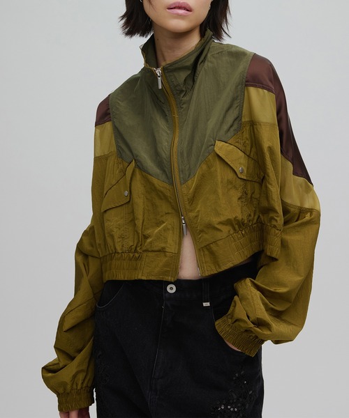 Ameri（アメリ）の「DEFORM DOCKING NYLON JACKET（ナイロンジャケット・レディース・アイボリー/カーキ/ライトブルー・SMALL/MEDIUM）」の3枚目の写真