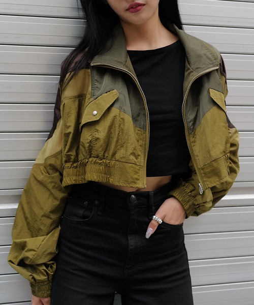 Ameri（アメリ）の「DEFORM DOCKING NYLON JACKET（ナイロンジャケット・レディース・アイボリー/カーキ/ライトブルー・SMALL/MEDIUM）」の22枚目の写真