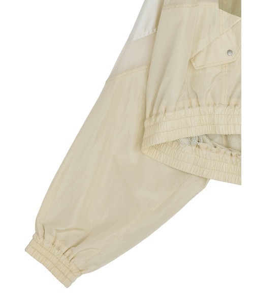 Ameri（アメリ）の「DEFORM DOCKING NYLON JACKET（ナイロンジャケット・レディース・アイボリー/カーキ/ライトブルー・SMALL/MEDIUM）」の6枚目の写真