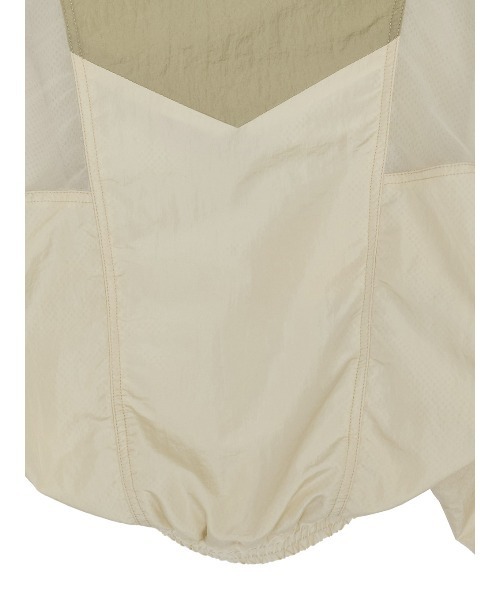 Ameri（アメリ）の「DEFORM DOCKING NYLON JACKET（ナイロンジャケット・レディース・アイボリー/カーキ/ライトブルー・SMALL/MEDIUM）」の5枚目の写真