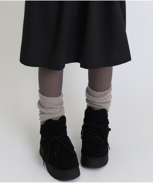 Vini（ヴィニ）の「【もふもふボア】厚底ムートンタッチショートブーツ（ブーツ・レディース・ブラック/ホワイト・MEDIUM）」の17枚目の写真