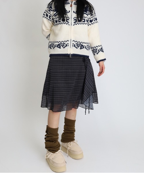 Vini（ヴィニ）の「【もふもふボア】厚底ムートンタッチショートブーツ（ブーツ・レディース・ブラック/ホワイト・MEDIUM）」の11枚目の写真