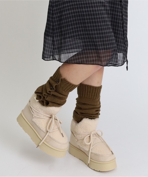 Vini（ヴィニ）の「【もふもふボア】厚底ムートンタッチショートブーツ（ブーツ・レディース・ブラック/ホワイト・MEDIUM）」の6枚目の写真