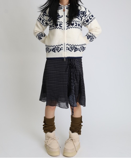 Vini（ヴィニ）の「【もふもふボア】厚底ムートンタッチショートブーツ（ブーツ・レディース・ブラック/ホワイト・MEDIUM）」の9枚目の写真