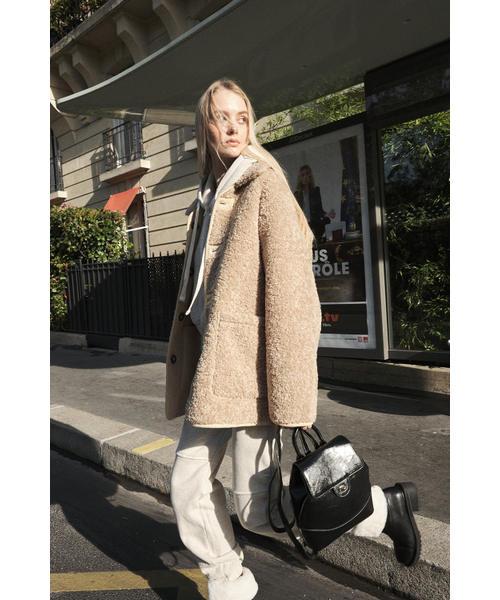 ANOETIC(アノエティック)の「REVERSIBLE MUSTANG COLLOR COAT_BEIGE(チェスターコート・レディース・ベージュ・FREE)」の2枚目の写真