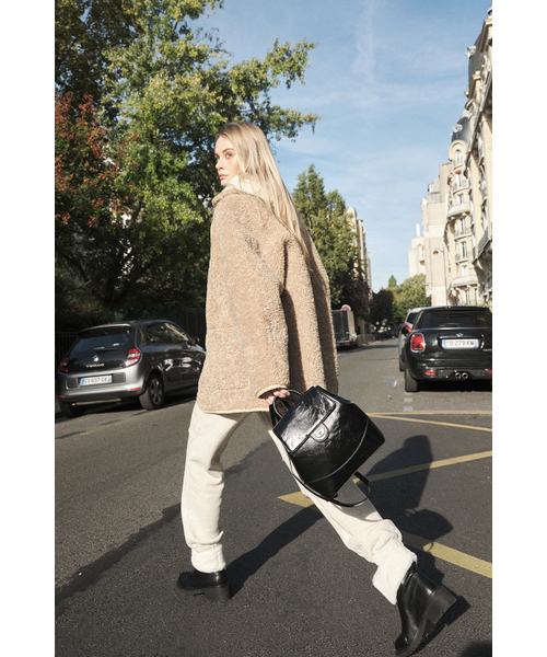 ANOETIC(アノエティック)の「REVERSIBLE MUSTANG COLLOR COAT_BEIGE(チェスターコート・レディース・ベージュ・FREE)」の3枚目の写真