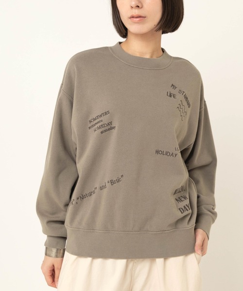 RNA-N(アールエヌエーエヌ)の「M2594 裏起毛パイル落書き刺繍スウェット(Tシャツ/カットソー・レディース・ライトブルー/ライトベージュ/ライトグレー・FREE)」の2枚目の写真