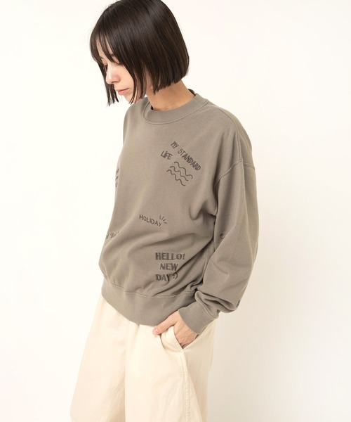 RNA-N(アールエヌエーエヌ)の「M2594 裏起毛パイル落書き刺繍スウェット(Tシャツ/カットソー・レディース・ライトブルー/ライトベージュ/ライトグレー・FREE)」の5枚目の写真