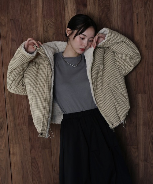 J by blue(ジェイバイブルー)の「2WAYボアチェックダウンジャケット(ダウンジャケット/コート・レディース・ブラウン/ブラック/ベージュ・MEDIUM)」の5枚目の写真