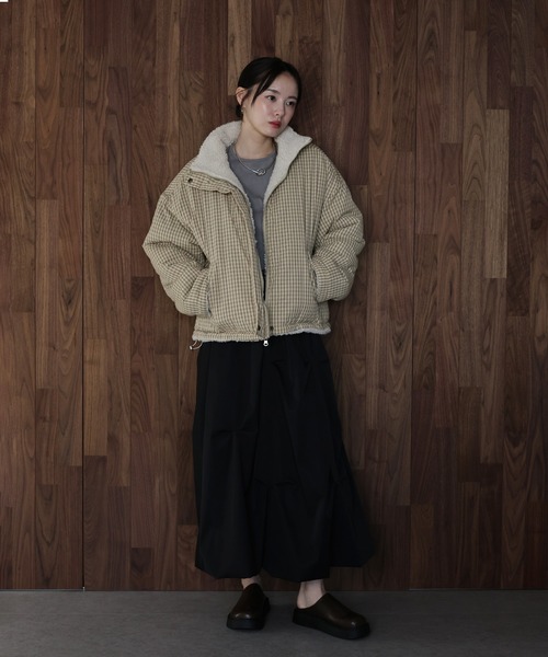 J by blue(ジェイバイブルー)の「2WAYボアチェックダウンジャケット(ダウンジャケット/コート・レディース・ブラウン/ブラック/ベージュ・MEDIUM)」の19枚目の写真