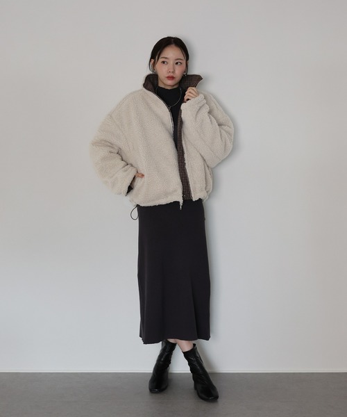 J by blue(ジェイバイブルー)の「2WAYボアチェックダウンジャケット(ダウンジャケット/コート・レディース・ブラウン/ブラック/ベージュ・MEDIUM)」の18枚目の写真