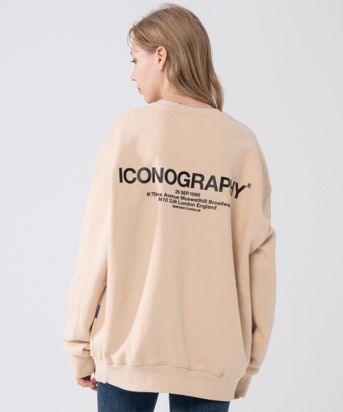 ICONOGRAPHY(アイコノグラフィー)の「ヘビーコットンボリュームプリント LODNDON MUSWELLHILL DBE(スウェット・レディース・ベージュ・X-LARGE)」の1枚目の写真