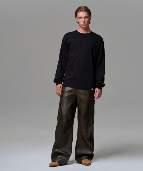 ERA(エラ)の「UNISEX ERA SHOULDER LOGO T - BLACK(Tシャツ/カットソー・レディース・ブラック・SMALL/MEDIUM/LARGE)」の6枚目の写真
