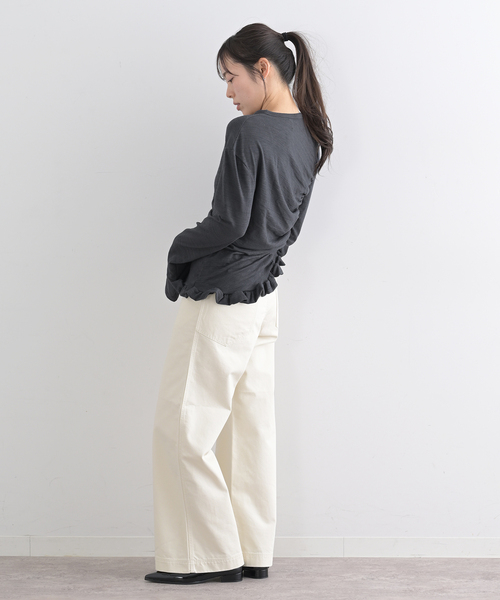 U by SPICK&SPAN（ユーバイスピックアンドスパン）の「【OURSAALTY / アワソルティ】 Pleasant Frill T-shirts（Tシャツ/カットソー・レディース・チャコールグレー/ベージュ・FREE）」の5枚目の写真