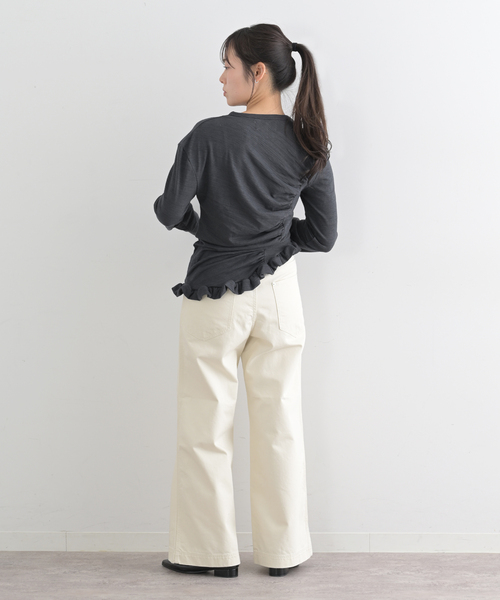 U by SPICK&SPAN（ユーバイスピックアンドスパン）の「【OURSAALTY / アワソルティ】 Pleasant Frill T-shirts（Tシャツ/カットソー・レディース・チャコールグレー/ベージュ・FREE）」の6枚目の写真