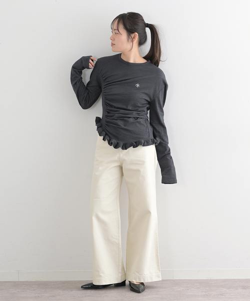 U by SPICK&SPAN（ユーバイスピックアンドスパン）の「【OURSAALTY / アワソルティ】 Pleasant Frill T-shirts（Tシャツ/カットソー・レディース・チャコールグレー/ベージュ・FREE）」の8枚目の写真