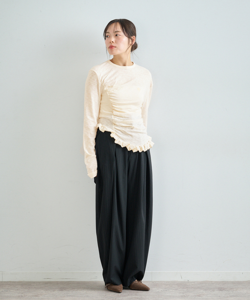 U by SPICK&SPAN（ユーバイスピックアンドスパン）の「【OURSAALTY / アワソルティ】 Pleasant Frill T-shirts（Tシャツ/カットソー・レディース・チャコールグレー/ベージュ・FREE）」の13枚目の写真