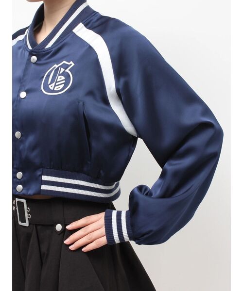 GYDA(ジェイダ)の「BACK GYDA logo Shortブルゾン(ブルゾン・レディース・オフホワイト/ネイビー/ピンク・FREE)」の11枚目の写真