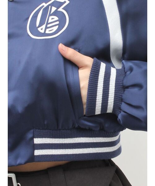 GYDA(ジェイダ)の「BACK GYDA logo Shortブルゾン(ブルゾン・レディース・オフホワイト/ネイビー/ピンク・FREE)」の12枚目の写真