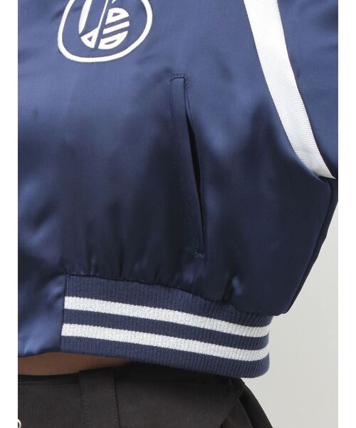 GYDA(ジェイダ)の「BACK GYDA logo Shortブルゾン(ブルゾン・レディース・オフホワイト/ネイビー/ピンク・FREE)」の14枚目の写真