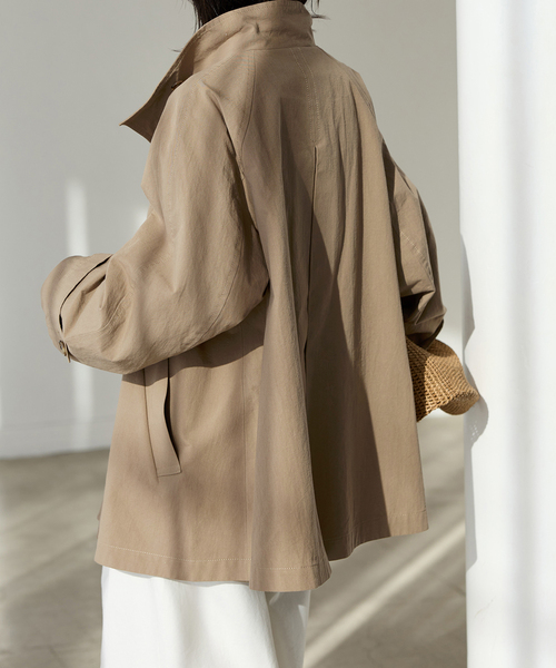 JOURNAL STANDARD（ジャーナルスタンダード）の「オーガニックコットンワッシャーテントコート（その他アウター・レディース・ベージュ/ネイビー・FREE）」の7枚目の写真