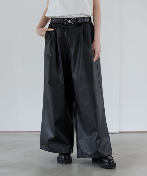 SOCCE（ソーシー）の「ヴィンテージ加工ワイドフレア合皮スラックス（スラックス・メンズ・ブルー系/ブラック/グレー系・S/M/L/XL）」の4枚目の写真