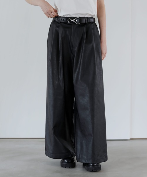 SOCCE（ソーシー）の「ヴィンテージ加工ワイドフレア合皮スラックス（スラックス・メンズ・ブルー系/ブラック/グレー系・S/M/L/XL）」の6枚目の写真