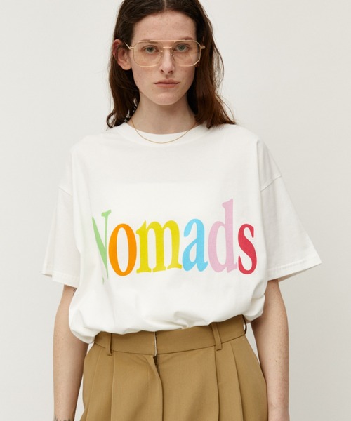 Auntie Rosa Holiday(アンティローザホリデー)の「NomadsカラーロゴオーバーサイズT(Tシャツ/カットソー・レディース・チャコールグレー/ホワイト・FREE)」の3枚目の写真