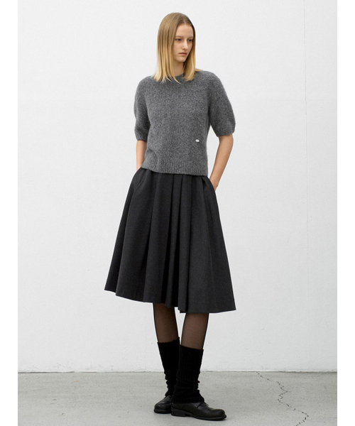 ATELIER NAIN(アトリエナイン)の「(SK-5065)TUCK VOLUME MIDI FLARE SKIRT(スカート・レディース・チャコール/ブラック・MEDIUM/SMALL)」の4枚目の写真