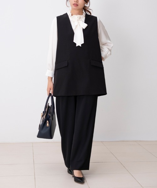 STRAWBERRY-FIELDS(ストロベリーフィールズ)の「フリーラインクロスⅡ_2WayストレッチVネックベスト(ベスト・レディース・ブラック・2)」の2枚目の写真