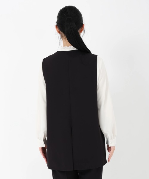 STRAWBERRY-FIELDS(ストロベリーフィールズ)の「フリーラインクロスⅡ_2WayストレッチVネックベスト(ベスト・レディース・ブラック・2)」の6枚目の写真