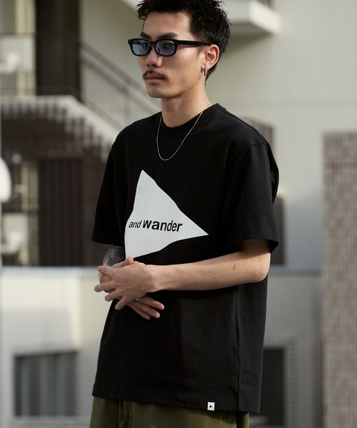 and wander(アンドワンダー)の「and wander/アンドワンダー and wander big logo SS T クルーネックTシャツ 2026年 夏 夏服(Tシャツ/カットソー・メンズ・ブラック/ホワイト・M/L/XL)」の14枚目の写真