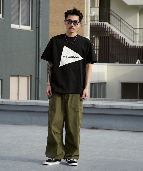 and wander(アンドワンダー)の「and wander/アンドワンダー and wander big logo SS T クルーネックTシャツ 2026年 夏 夏服(Tシャツ/カットソー・メンズ・ブラック/ホワイト・M/L/XL)」の16枚目の写真
