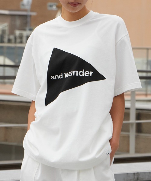 and wander(アンドワンダー)の「and wander/アンドワンダー and wander big logo SS T クルーネックTシャツ 2026年 夏 夏服(Tシャツ/カットソー・メンズ・ブラック/ホワイト・M/L/XL)」の7枚目の写真