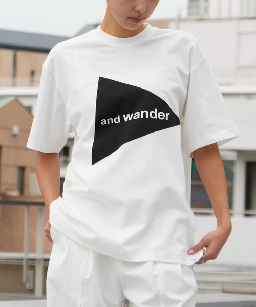 and wander(アンドワンダー)の「and wander/アンドワンダー and wander big logo SS T クルーネックTシャツ 2026年 夏 夏服(Tシャツ/カットソー・メンズ・ブラック/ホワイト・M/L/XL)」の8枚目の写真