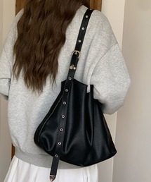 フェイクレザーショルダーバッグ
