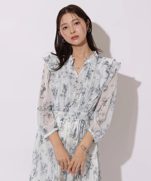 Apuweiser-riche（アプワイザーリッシェ）の「ラインフラワープリーツワンピース（ワンピース・レディース・ライトイエロー/ピンクベージュ/ライトブルー・2/1/0）」の2枚目の写真