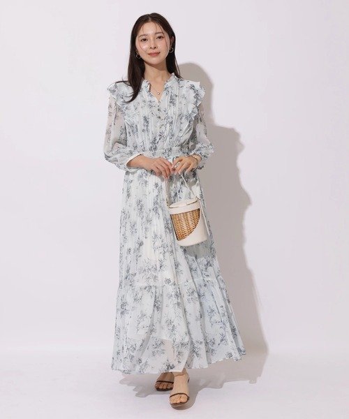 Apuweiser-riche（アプワイザーリッシェ）の「ラインフラワープリーツワンピース（ワンピース・レディース・ライトイエロー/ピンクベージュ/ライトブルー・2/1/0）」の11枚目の写真