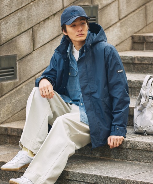 AIGLE(エーグル)の「GORE-TEX ゴアテックス 防風 透湿 防水 2レイヤー ジャケット RP / フード取り外し可(マウンテンパーカー・メンズ・ベージュ/ダークネイビー/グレー・XXL/XS/XL/S/M/L)」の4枚目の写真