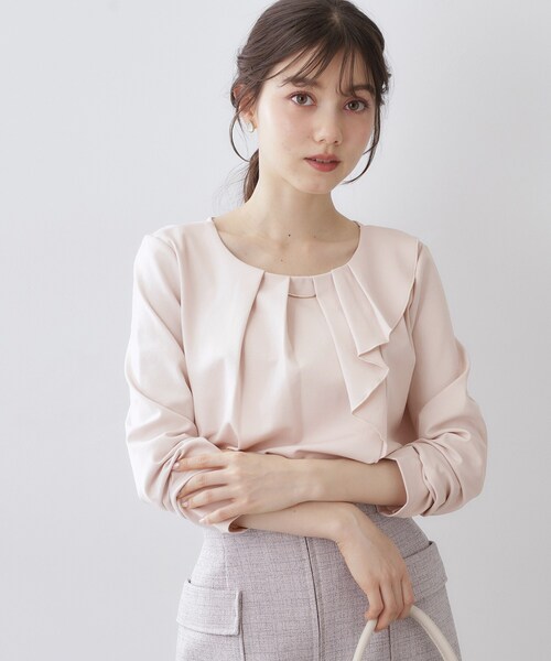 index(インデックス)の「アシメタックフリルバートップス【洗濯機OK】(Tシャツ/カットソー・レディース・ネイビー/サンドベージュ/オフホワイト・40/38/36)」の2枚目の写真