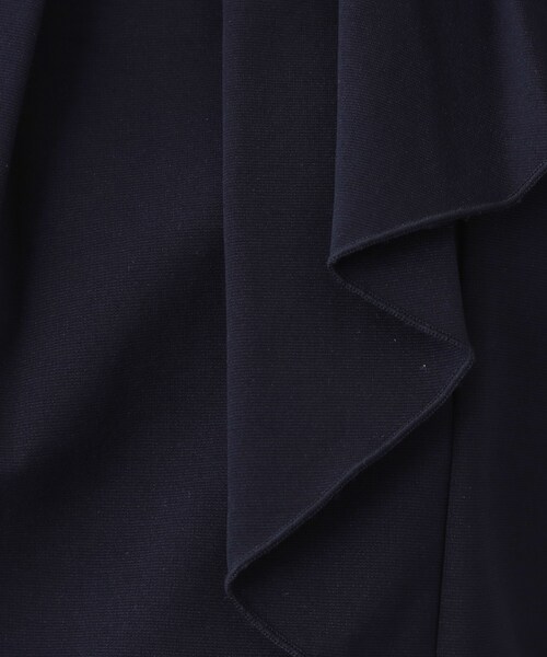 index(インデックス)の「アシメタックフリルバートップス【洗濯機OK】(Tシャツ/カットソー・レディース・ネイビー/サンドベージュ/オフホワイト・40/38/36)」の8枚目の写真